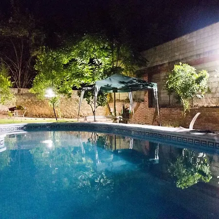 Fantástico Con Piscina En Avenida Del Brillante Сasa de vacaciones Córdoba