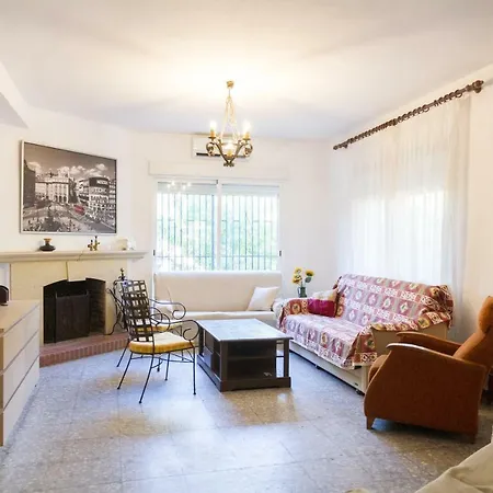 Fantastico Con Piscina En Avenida Del Brillante Holiday home