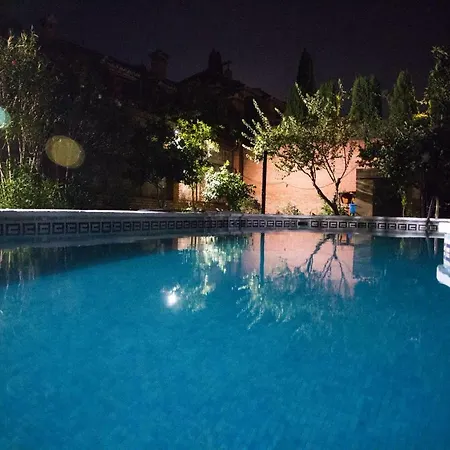 Fantástico Con Piscina En Avenida Del Brillante Сasa de vacaciones